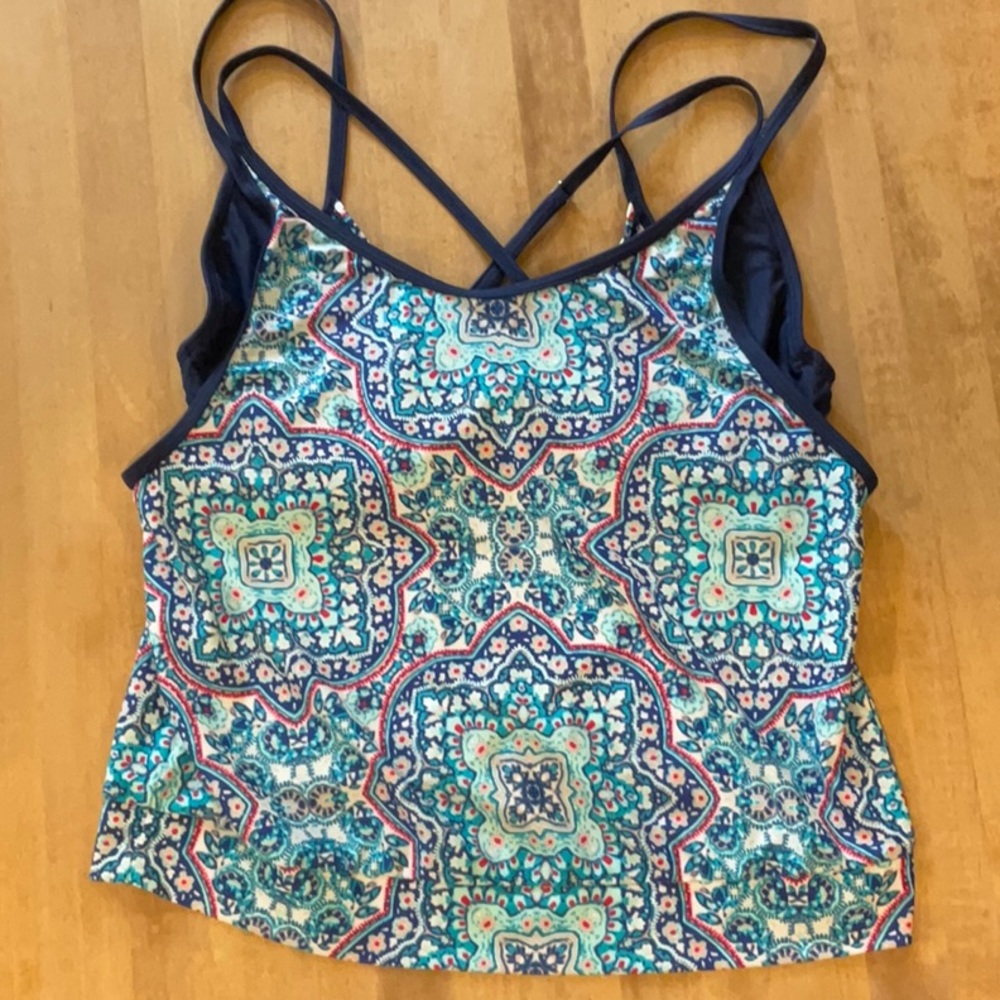 Athleta 36 D/DD tank top, navy built in bra,adjustable straps, blue, pink, white